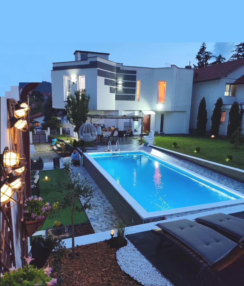 Villa Lea Tuzla Bagian luar foto